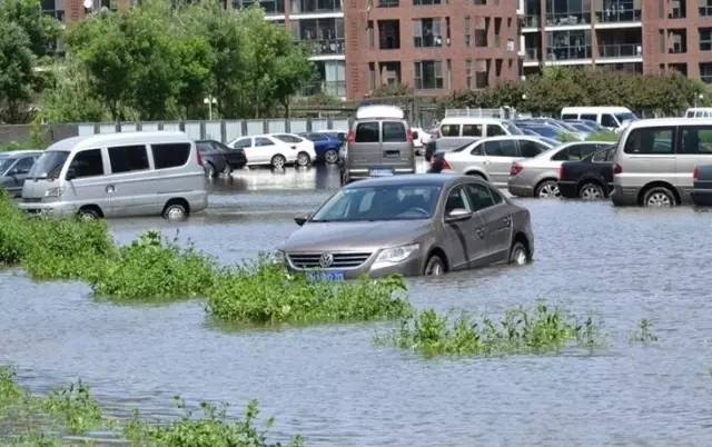 大雨把车淹了怎么办