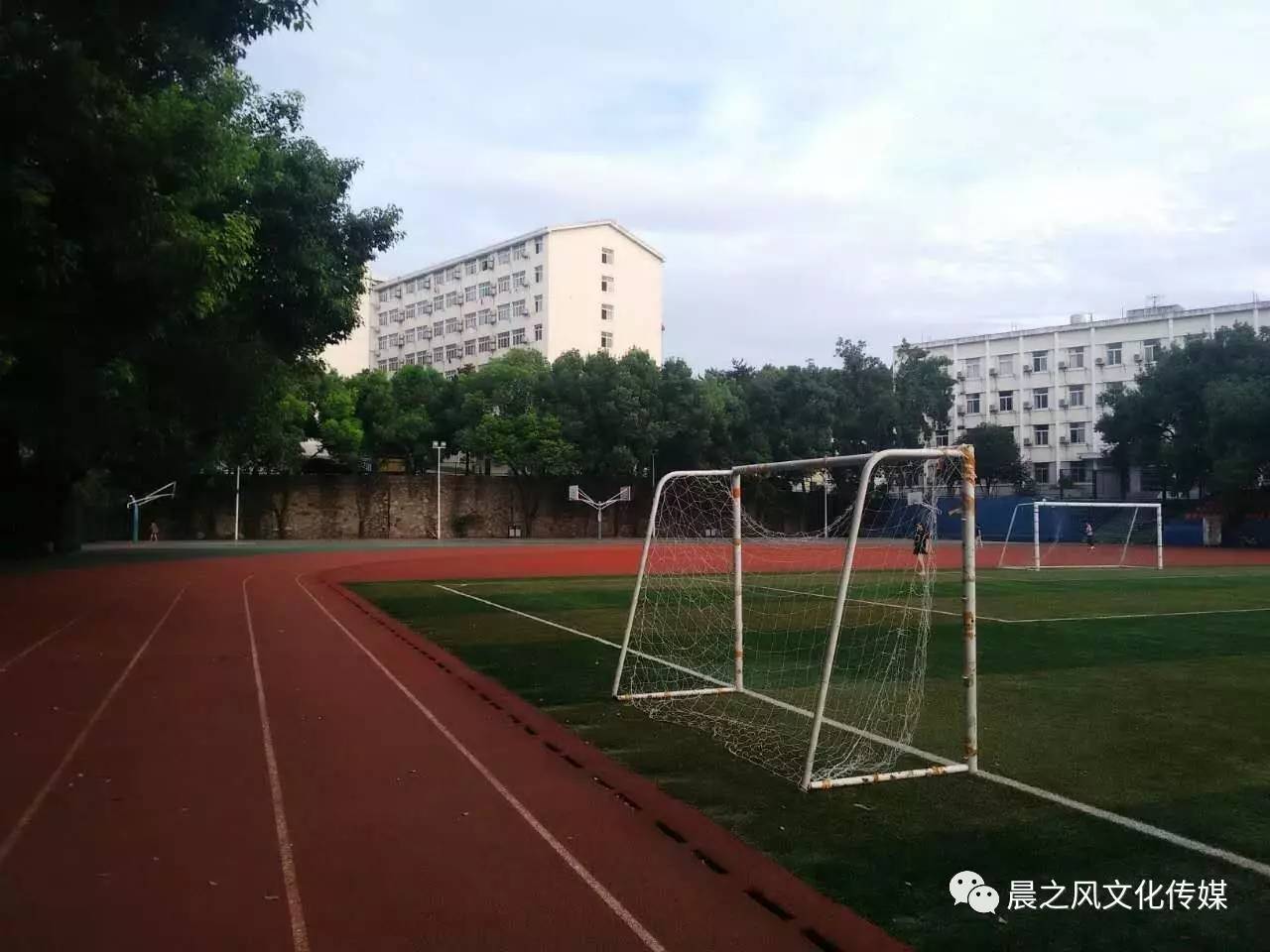 晨练华中师范大学体育场