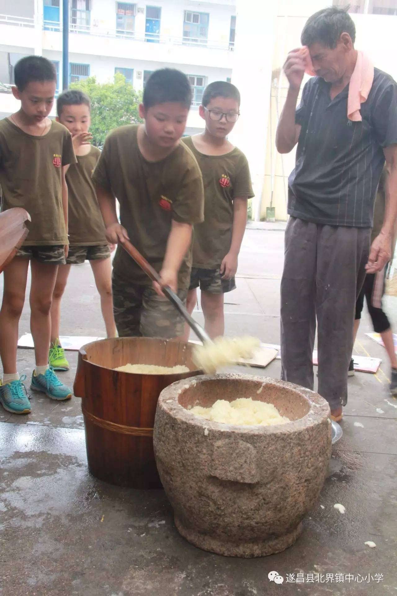 【国学夏令营系列活动】麻糍——"打"出来的美食