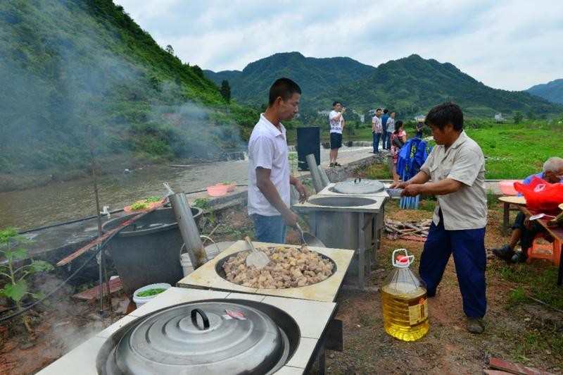 走进吉首双塘大兴村到树上摘西瓜去