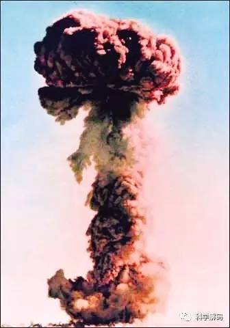 中国第一颗原子弹背后的故事!震惊了世界!