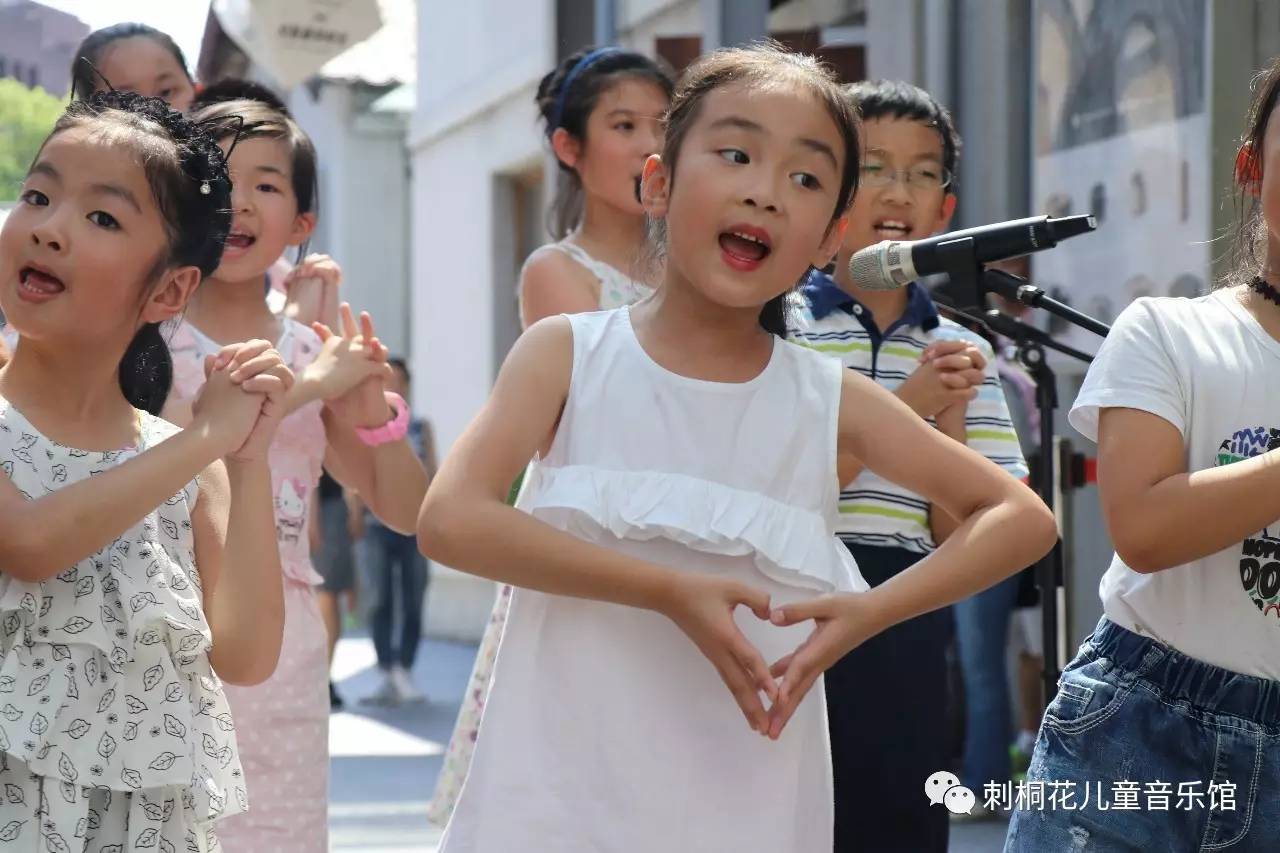 喜讯刺桐花儿童音乐馆学员郭佳炜林柔杉参加以歌会友海峡杯八闽台少儿