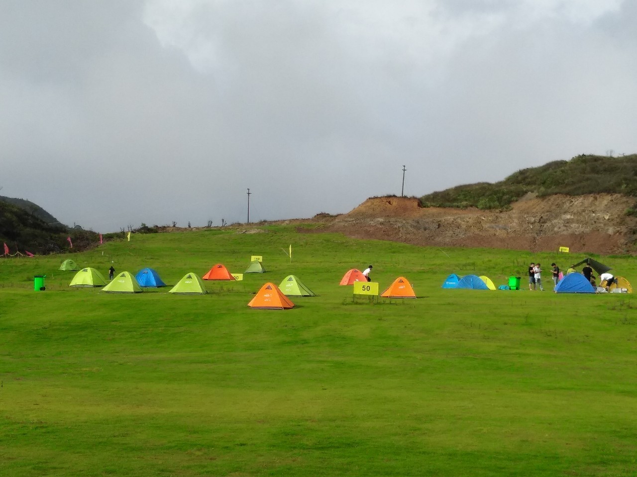 露营营地毗邻大洋旅游度假区高尔夫球场,这是广东省第一座高山18洞