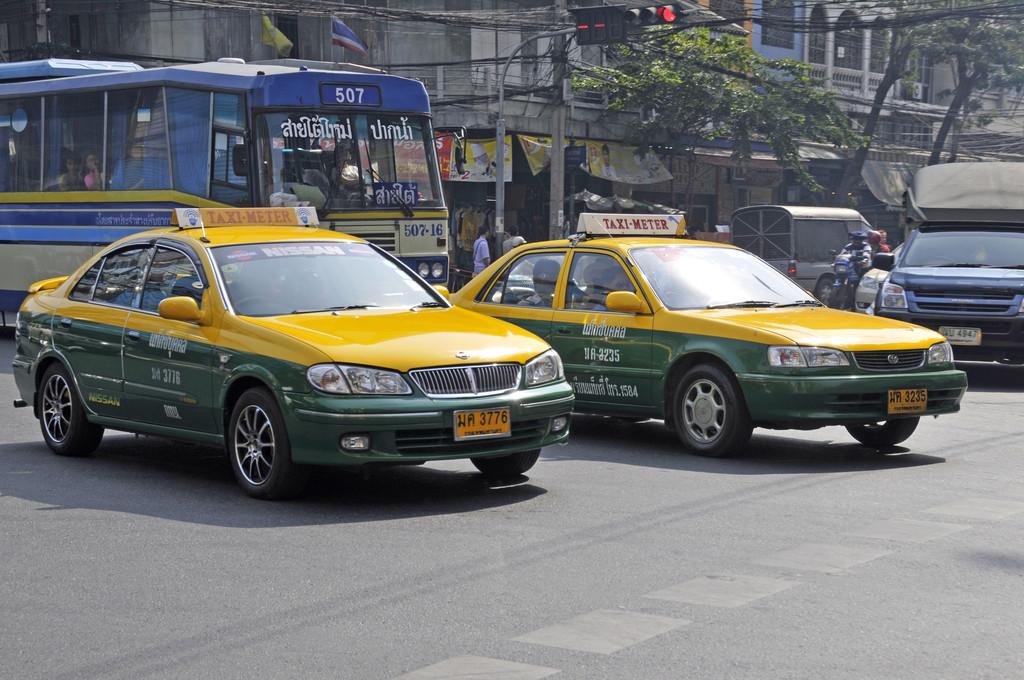 乘出租汽车是一个快捷舒适地游览泰国曼谷的方