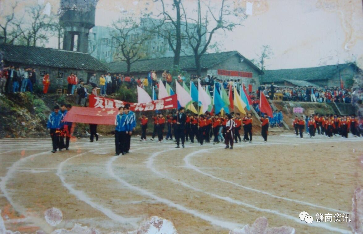 系列报道二丨江西高安石脑中学校友会电台,又一次让6000校友潸然泪下.