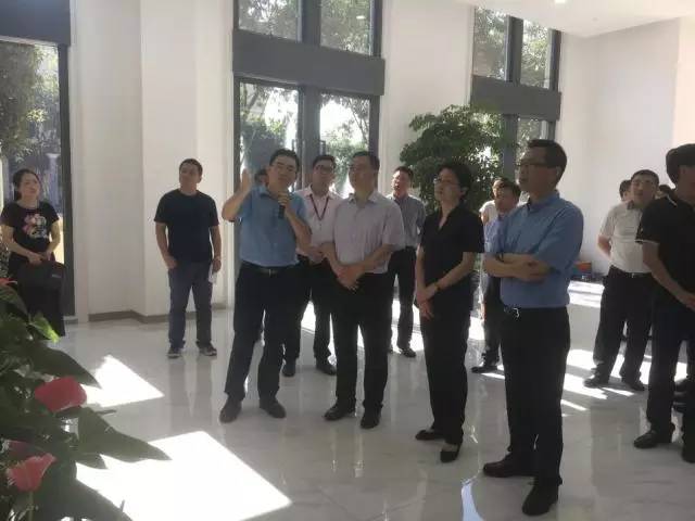 重庆市九龙坡区区委常委一行考察重庆博奥检验