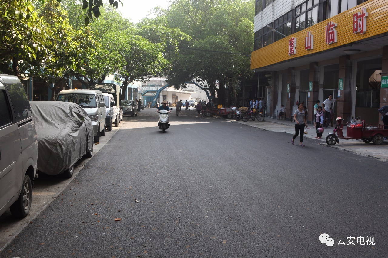 而较早施工的鹰山路,沿江西路,府前路,惠民银行路口等道路已完成了