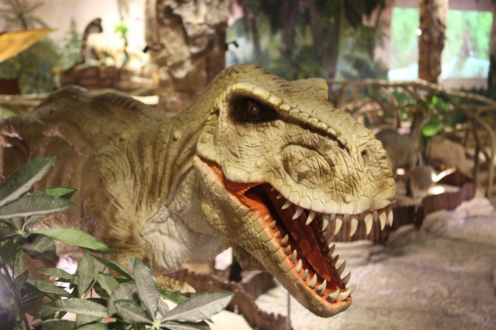 侏罗纪恐龙嘉年华走进水城古镇喜迎端午佳节 – 新贵州