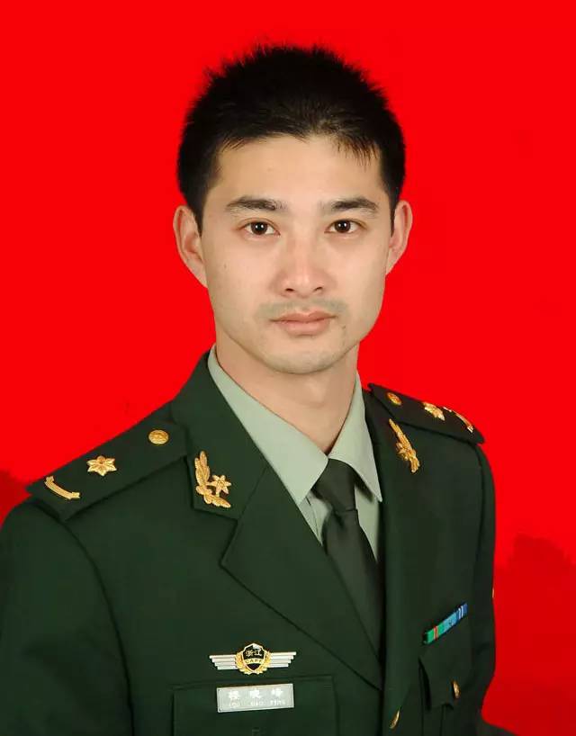 楼晓峰,2005年6月大学毕业特招入伍进入武警杭州士官学校(现武警士官