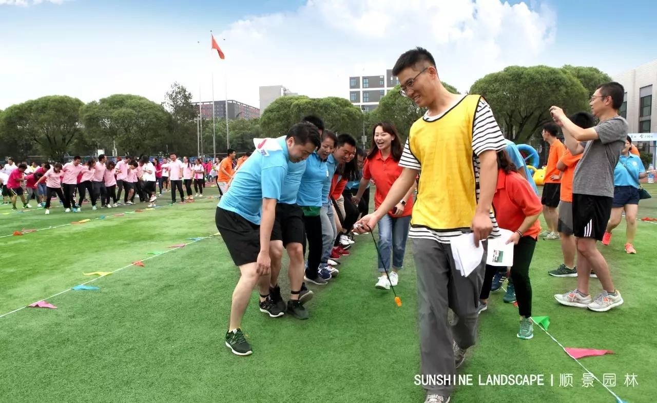 "多人多足,团结协作很重要哦