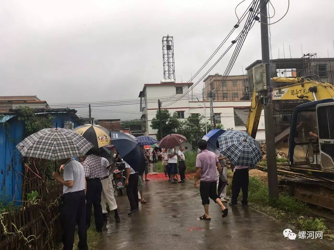 陆河各安至书村旅游公路正式动工建设.村民大力支持!