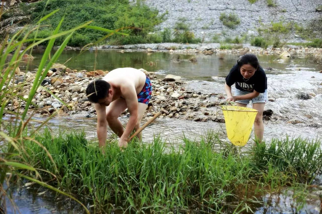 追忆童年的"保留节目"丨小河水浅捞虾米
