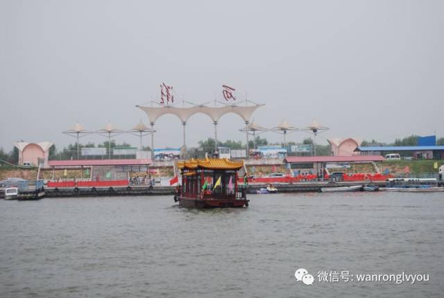 8月5日,去万荣西滩 万人摸鱼泼水狂欢节