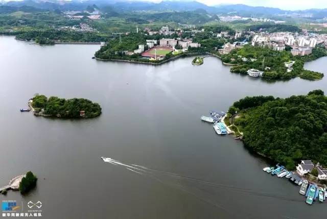 航拍的贵州清镇市红枫湖.