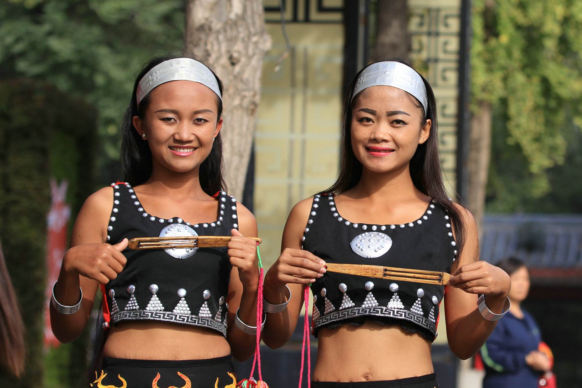 新款傣族女子群舞舞台舞蹈选什么牌子好 同款好推荐