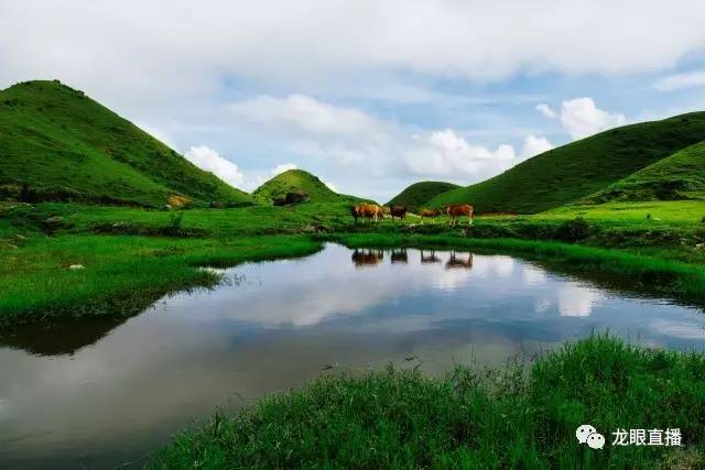 马贵镇上有一个正在开发的旅游景区,名为 摩天小镇 .