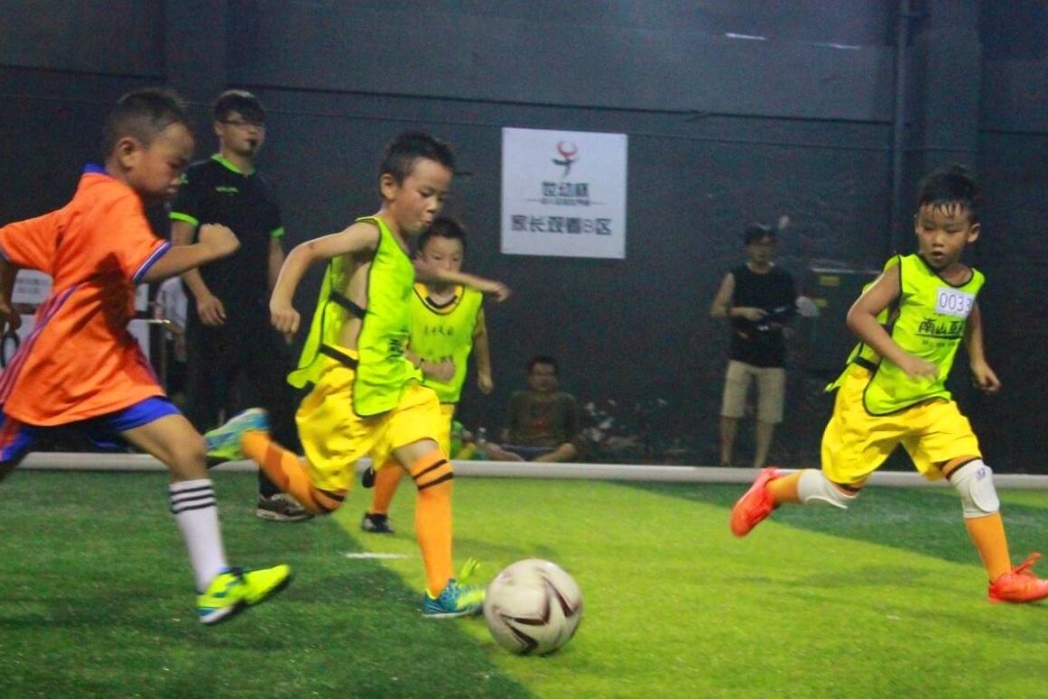 贵州玉屏：萌娃乐享足球-中国教育新闻网