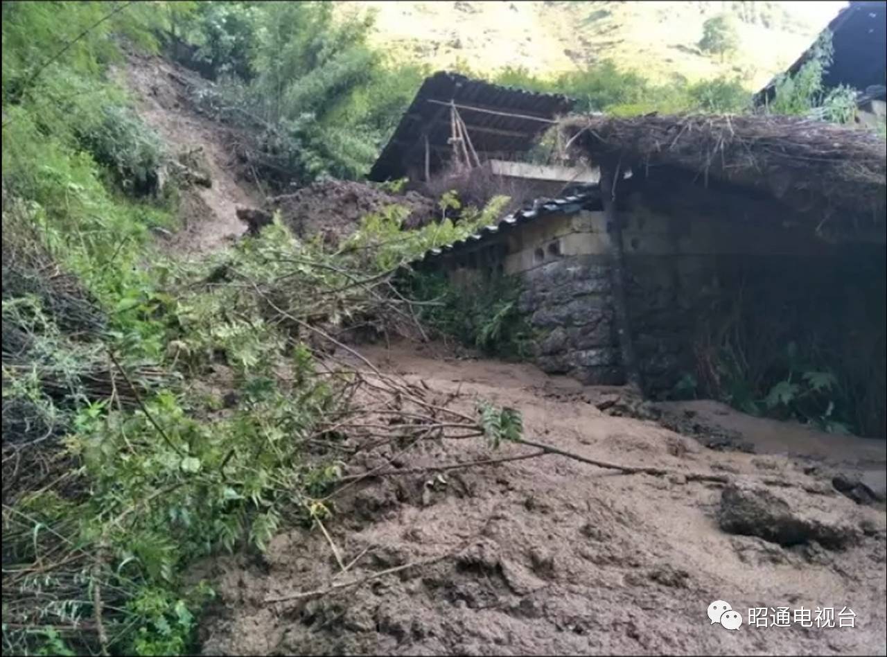 巧家遭暴雨袭击致老店镇4人遇难