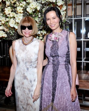 和时尚女魔头美版《vogue》主编anna wintour 关系非同一般!