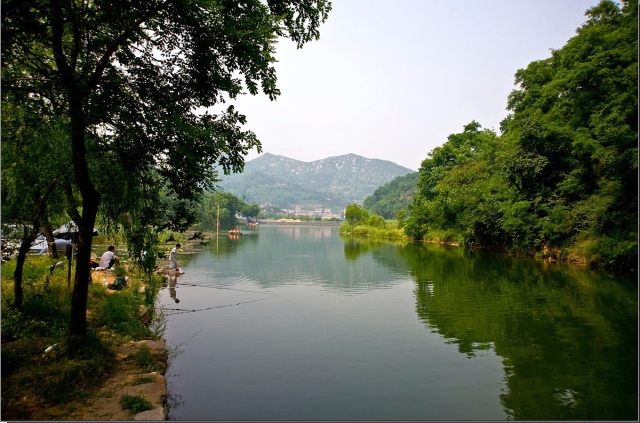 莱芜青人口_莱芜职业技术学院