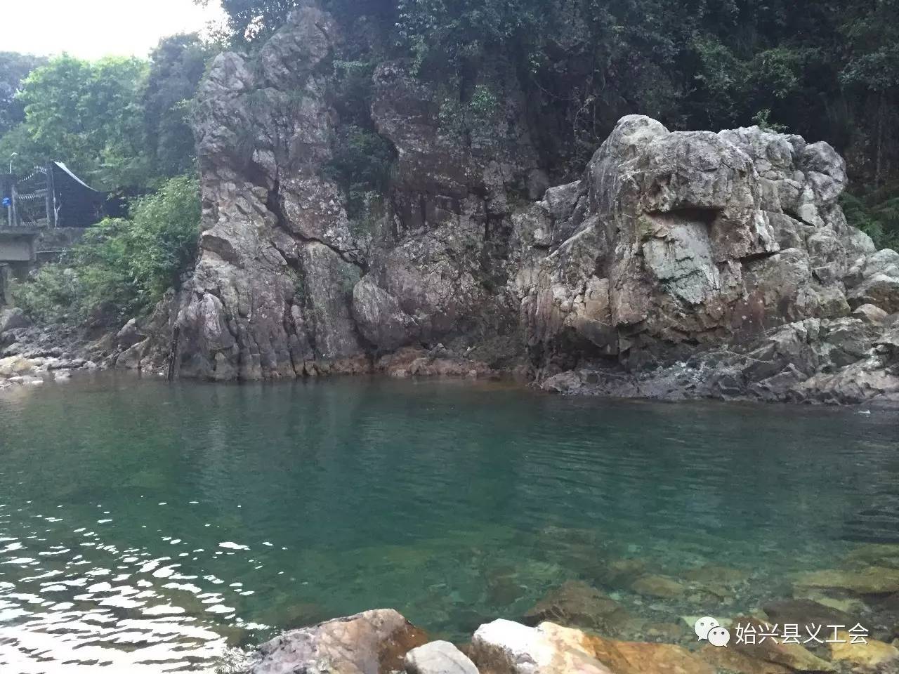 一汪碧水惹人醉 七月夏日好去处 炎炎夏日,始兴深渡水"火坑(地名)无