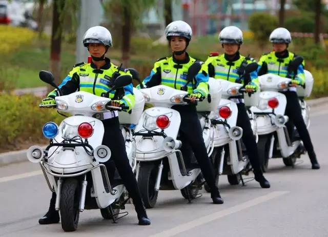 【风采】旅游长廊上的"铁骑护卫队—泾源县交警大队特勤中队掠影