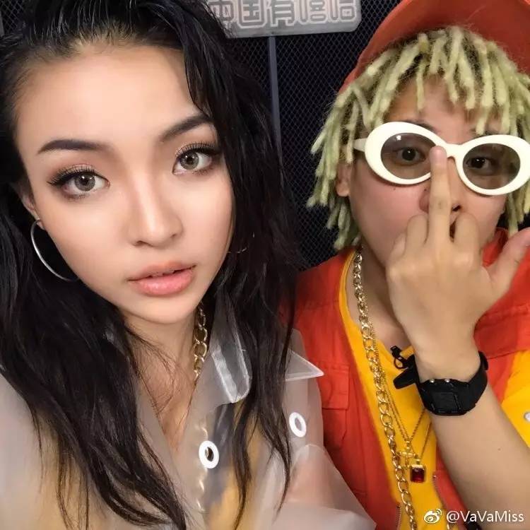 中国有嘻哈引发时尚热潮rapper型男们都在戴墨镜