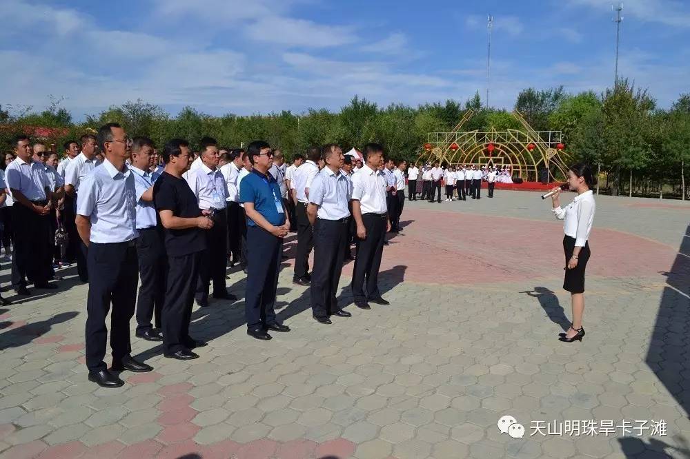 基层组织建设暨"访惠聚"驻村工作观摩团参观旱卡子滩乡加尔苏瓦提村