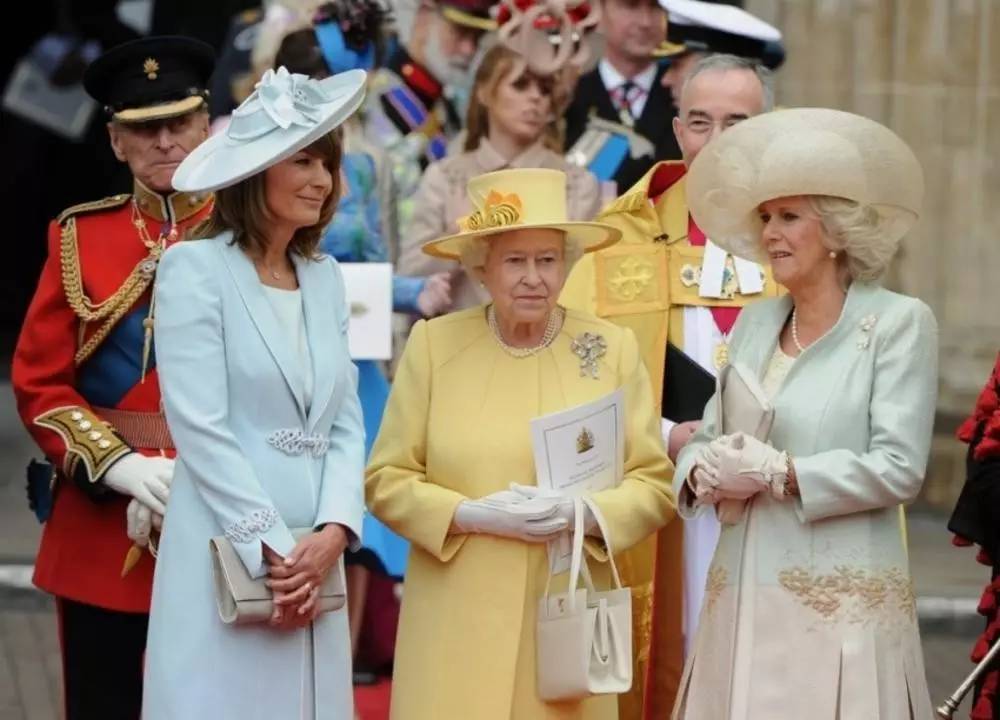 女王摔了不能扶，王子只能穿短裤还有多少英国礼仪你不知道?