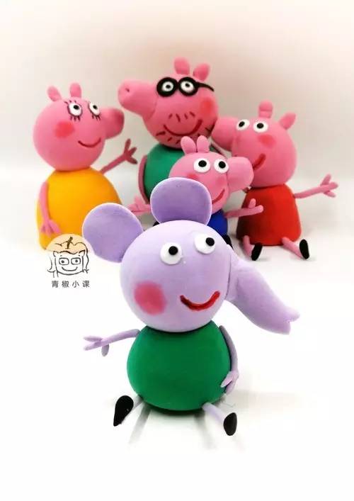 前不久推出了peppa pig 小猪佩奇一家四口的粘土教程,吸引了好多小