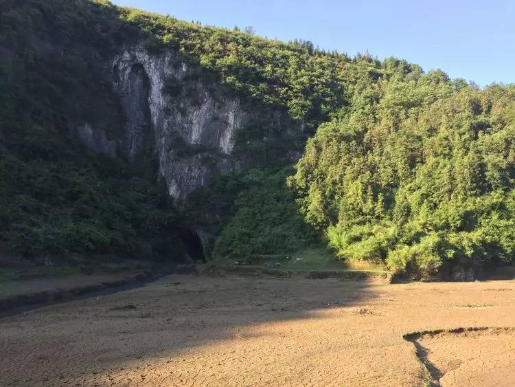 游玩湘西盛夏的露营雷公洞