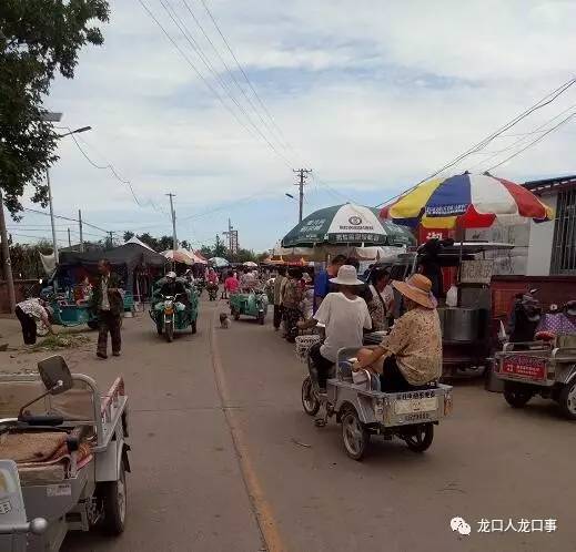 唐家集村是诸由观镇北边唯一的集市,农历逢三逢七是赶集日,每逢赶集