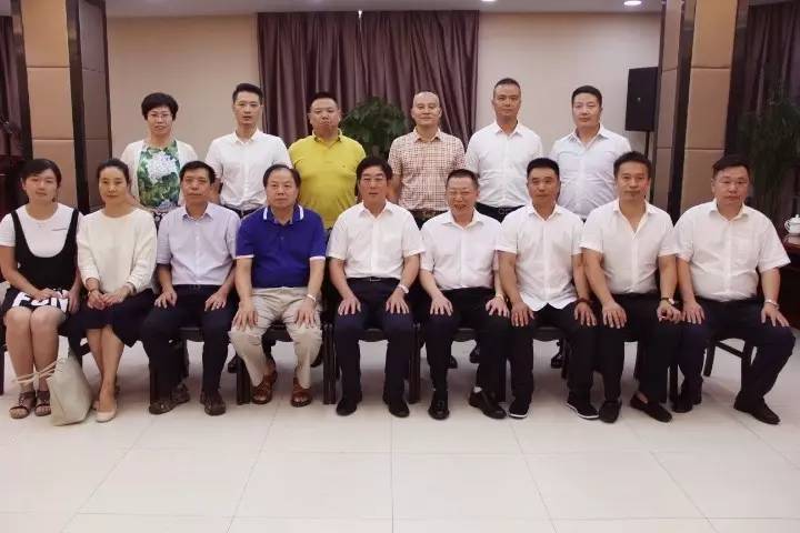 会长刘建雄,常务副会长孙和平,党委副书记胡向荣,纪