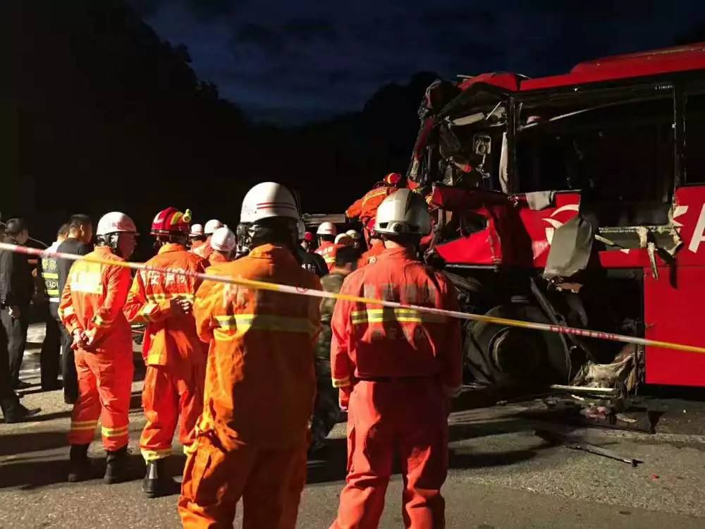 陕西秦岭隧道发生重大交通事故36人遇难估计又有这个原因