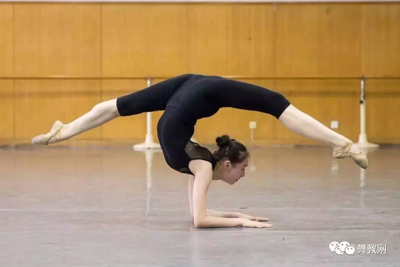 视频教学丨学舞先练基本功