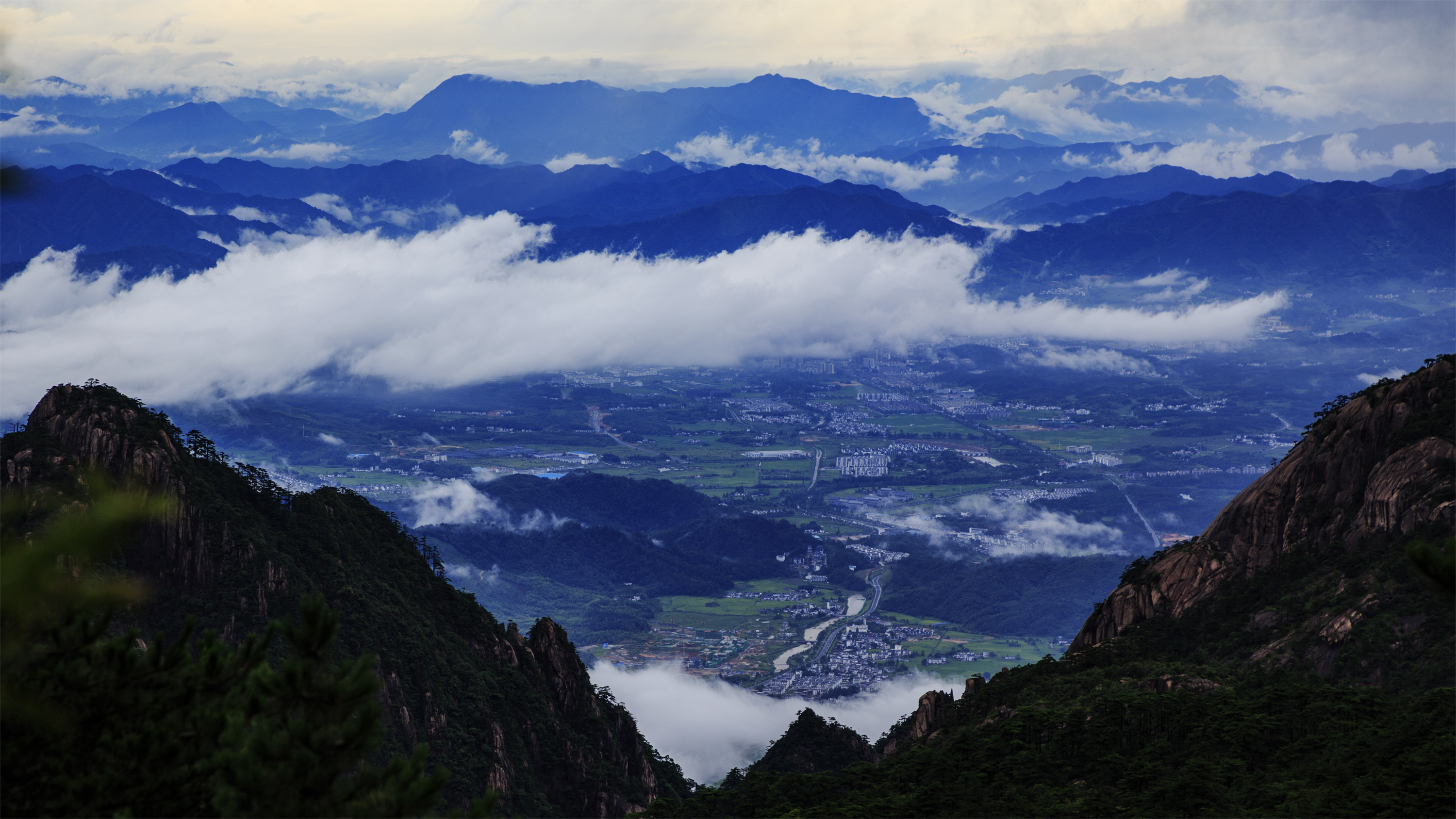 雨后黄山:千峰竞秀万壑生烟