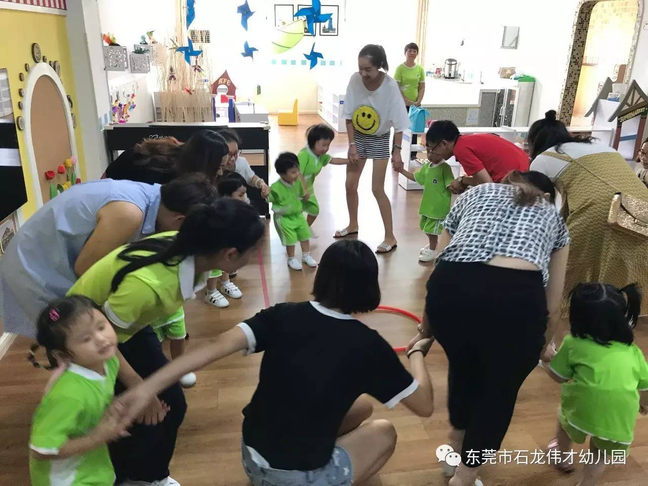 园所动态石龙伟才幼儿园开学第二天剪影