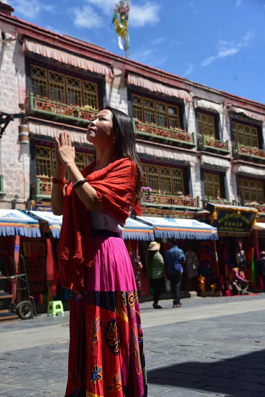 西藏之旅第九天:给拉萨美女拍照,照片美心情也美