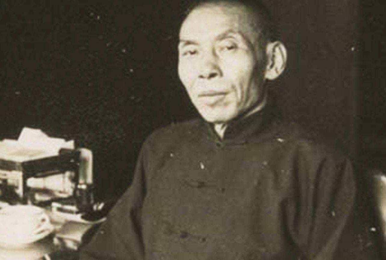 杜月笙简介及资料（1932年元旦，上海大亨杜月笙为了救灾而劳累成疾，只喝了半碗粥） | 人物集