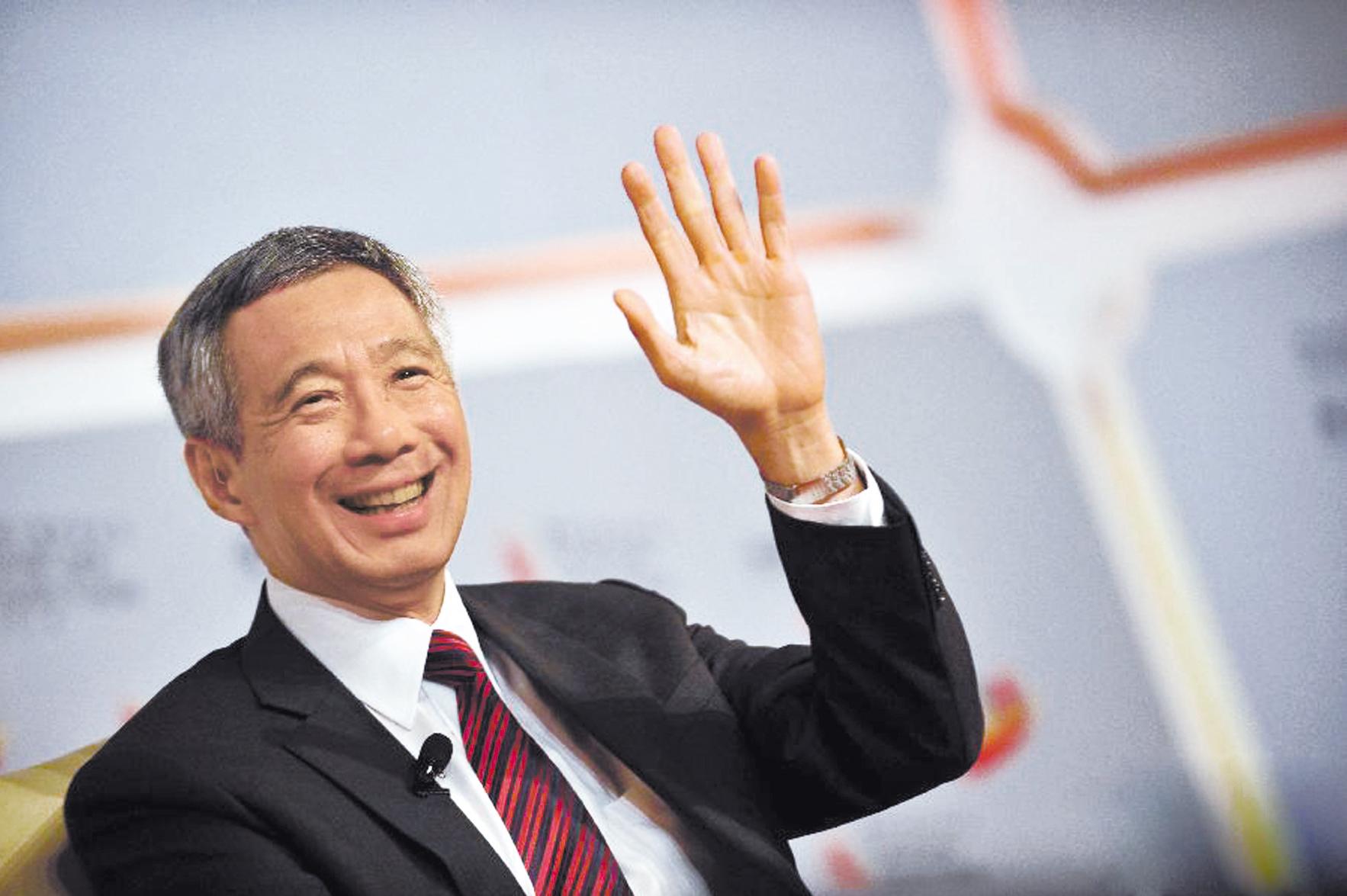 习近平会见新加坡总理李显龙
