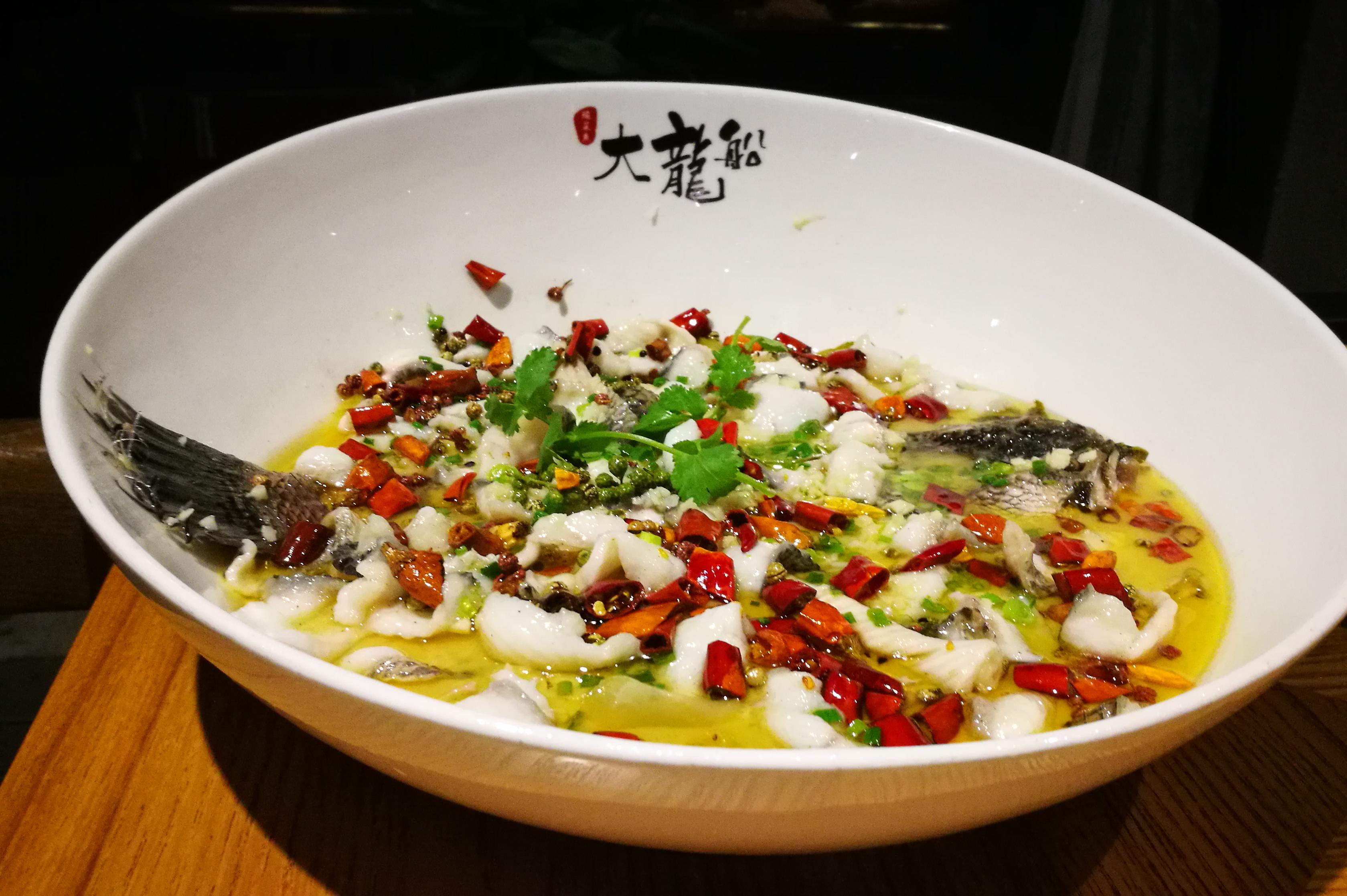 舌尖上的中国，川菜中麻辣味的经典菜——藤椒鱼