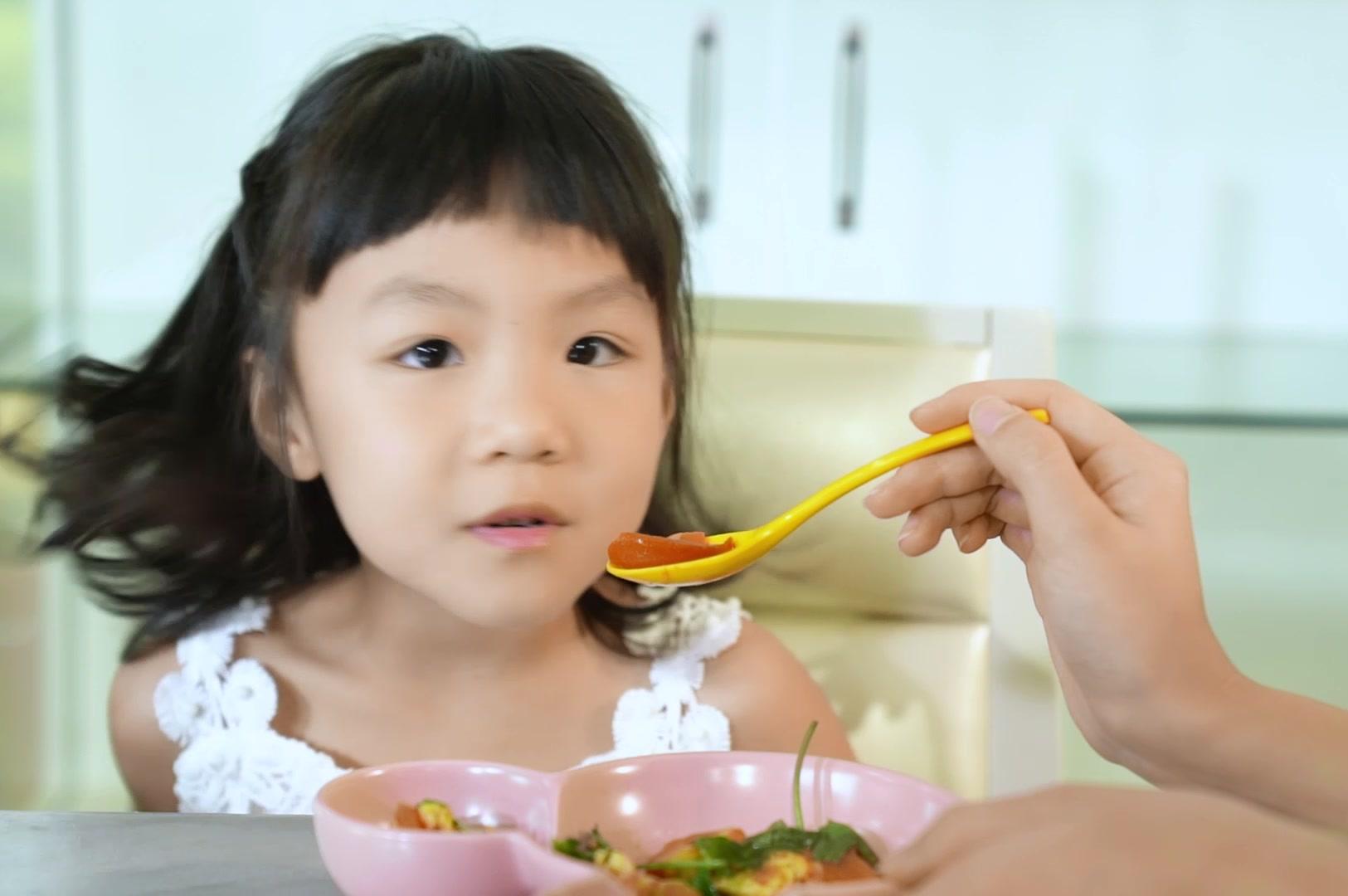 5个小方法改善孩子挑食的坏习惯，父母再也不用为孩子吃饭发愁！