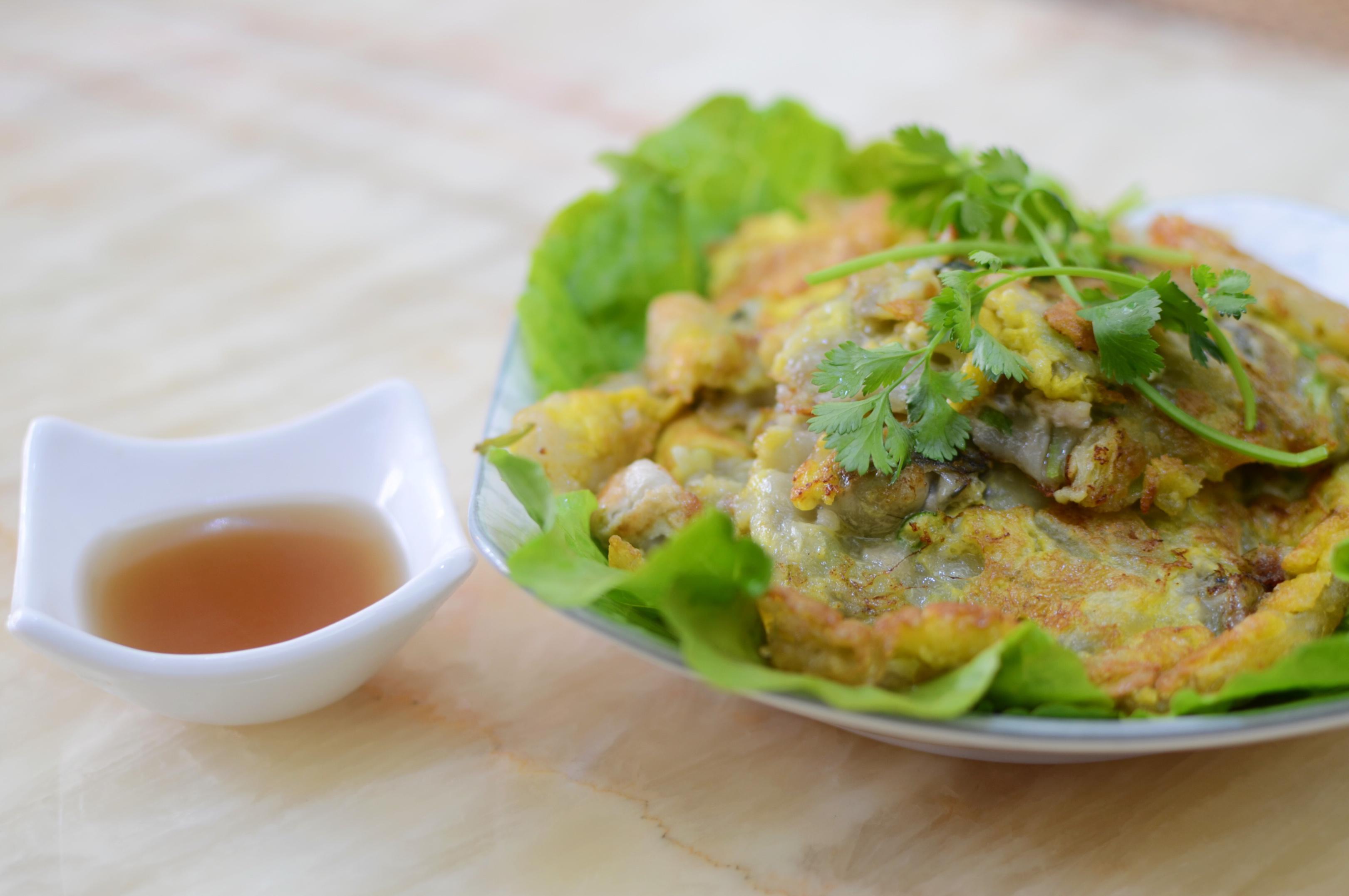 潮汕蚝烙，鲜美酥香的潮汕特色风味小吃