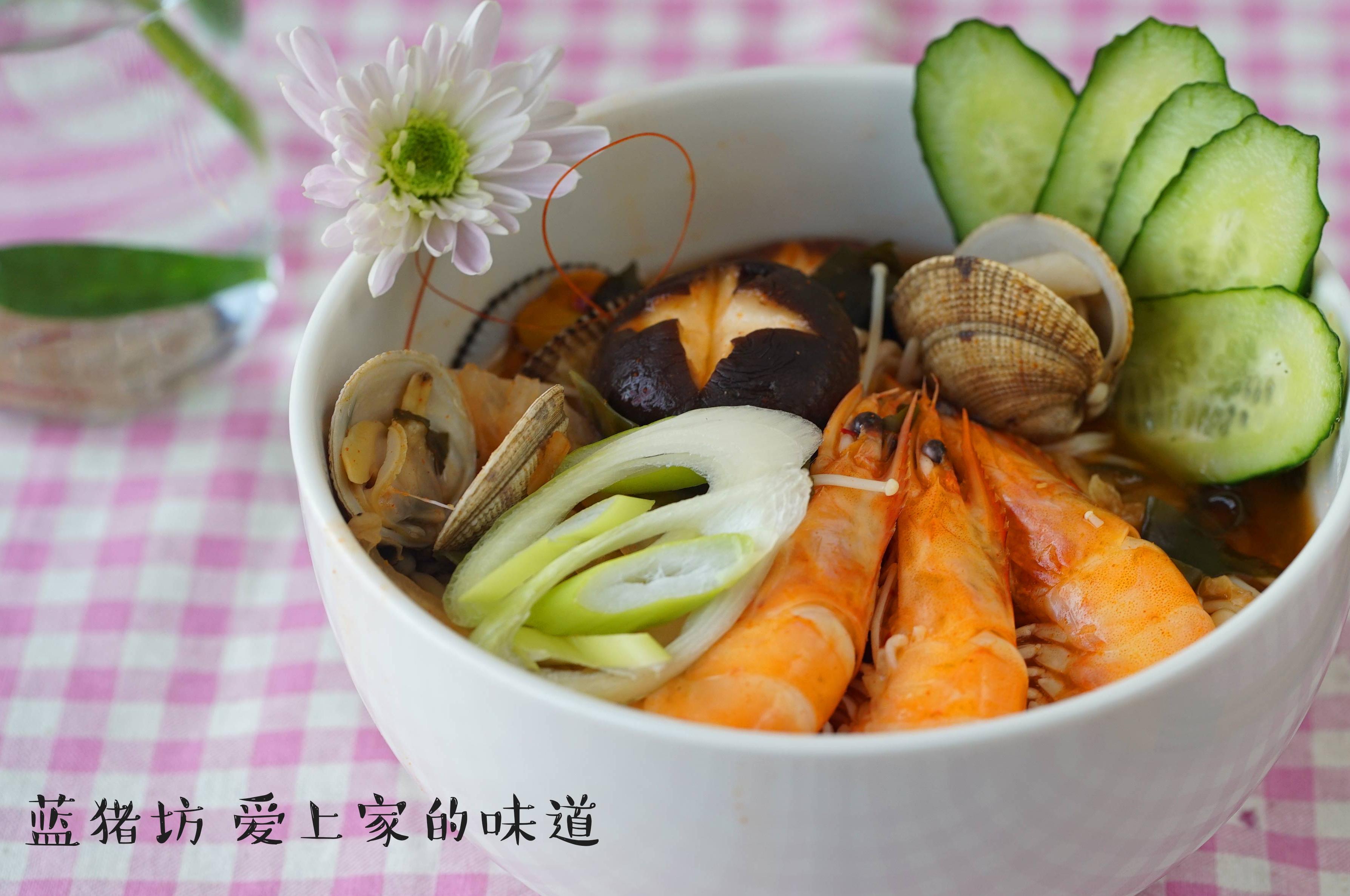 Fen's Cooking: 韓式蔬菜海鮮泡菜鍋