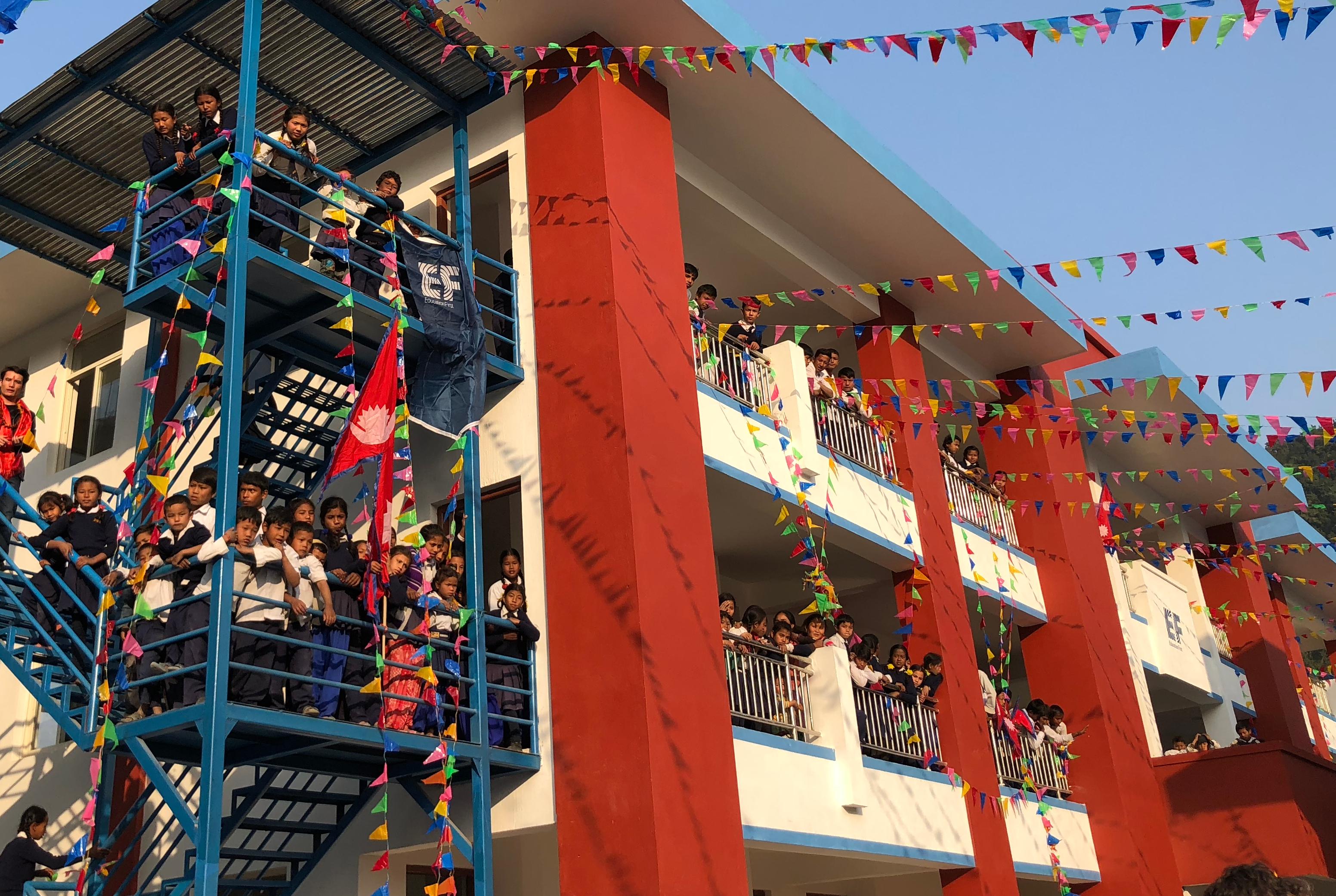 英孚教育援建尼泊尔震后学校正式竣工 让更多的孩子感受美好|尼泊尔|学校|教育_新浪教育_新浪网
