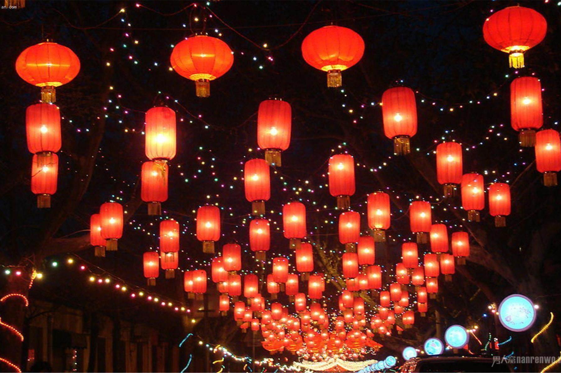 两岸同胞厦门方特赏灯迎新春，共同感受中国年福文化