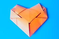 折纸王子教你爱心项链,很有创意的折纸,简单易学