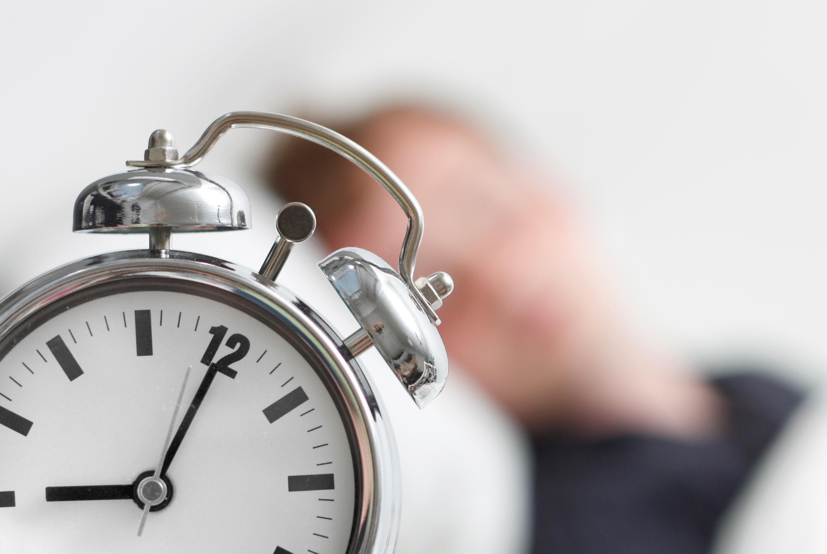 四十岁的人一天睡几个小时合理？ - 知乎