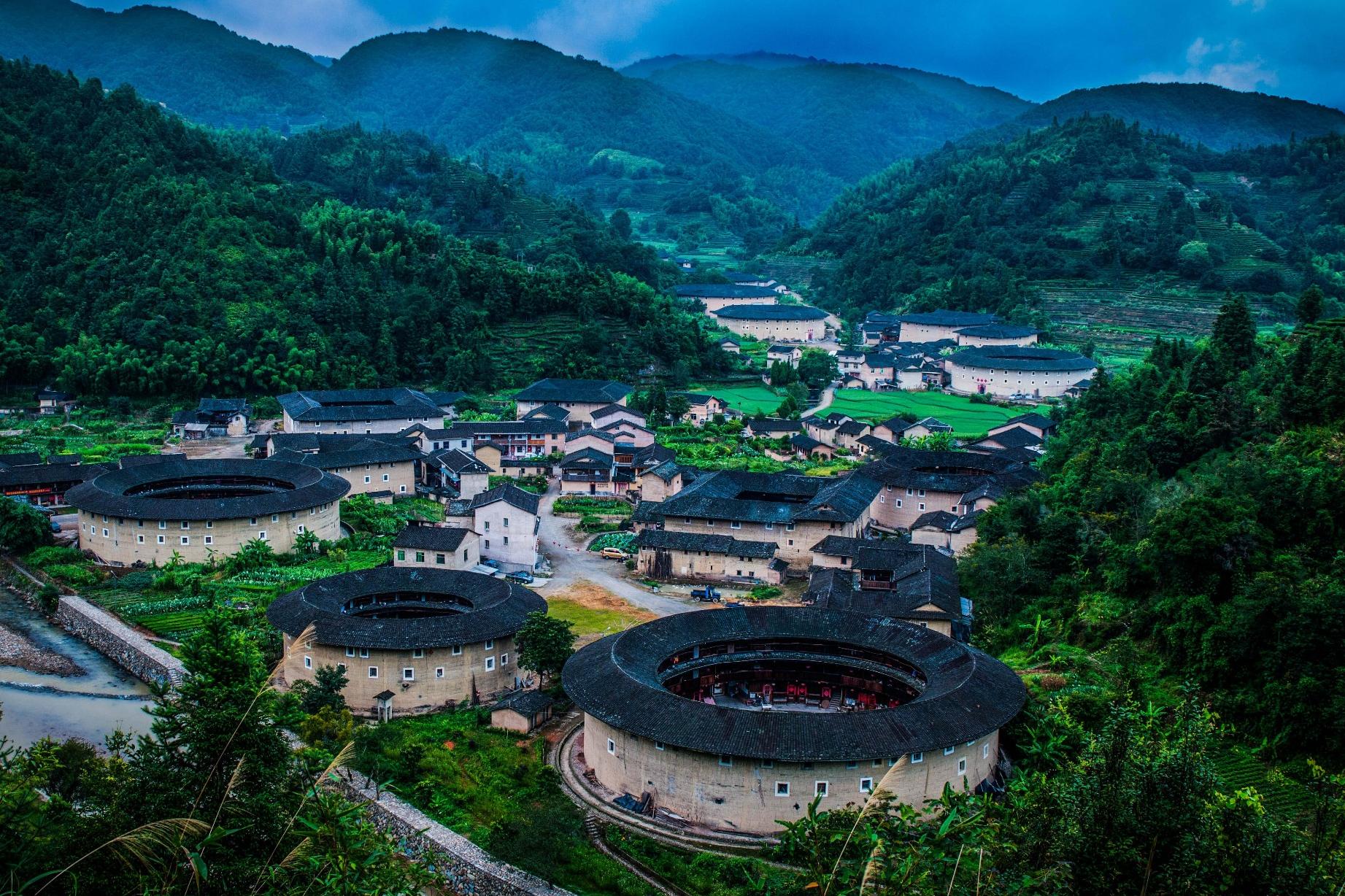 忘记乌镇、周庄吧！这个中国第一座被列入世界文化遗产的小镇才是最美的天堂！