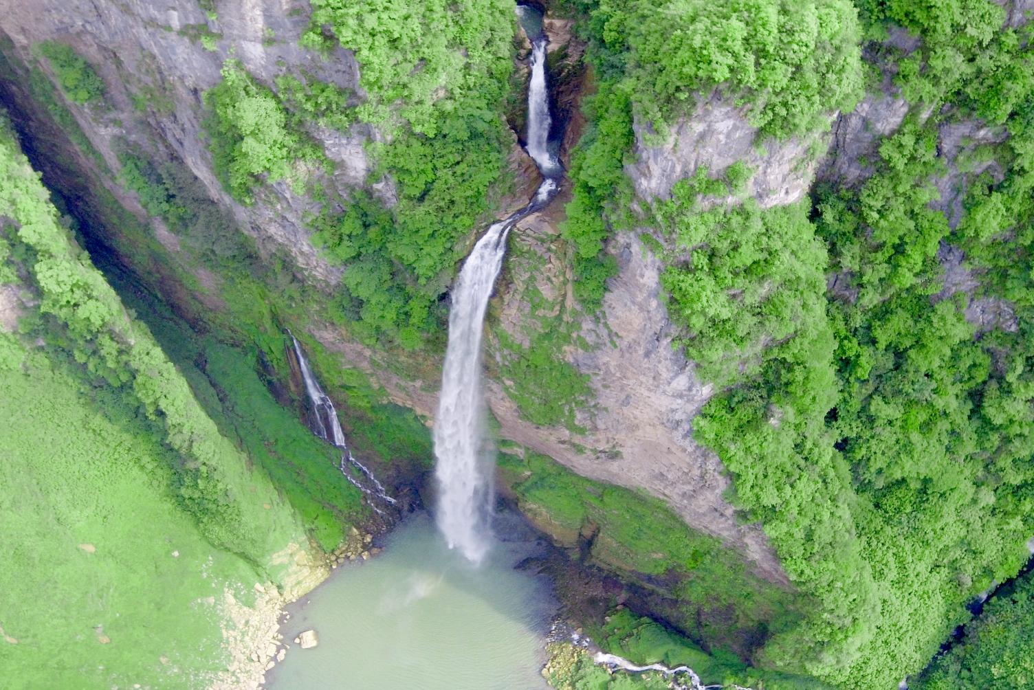 地球上落差最大的瀑布，现实版飞流直下3000尺，深藏在史前世界_哔哩哔哩 (゜-゜)つロ 干杯~-bilibili